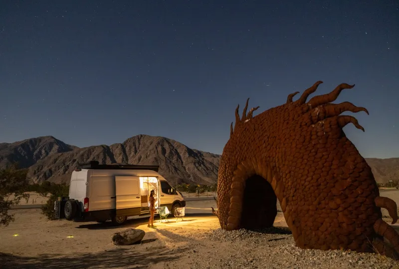 Trailhead Lullabies: The Van-Dwelling Nomads Who Ride Whatever the Weather Says